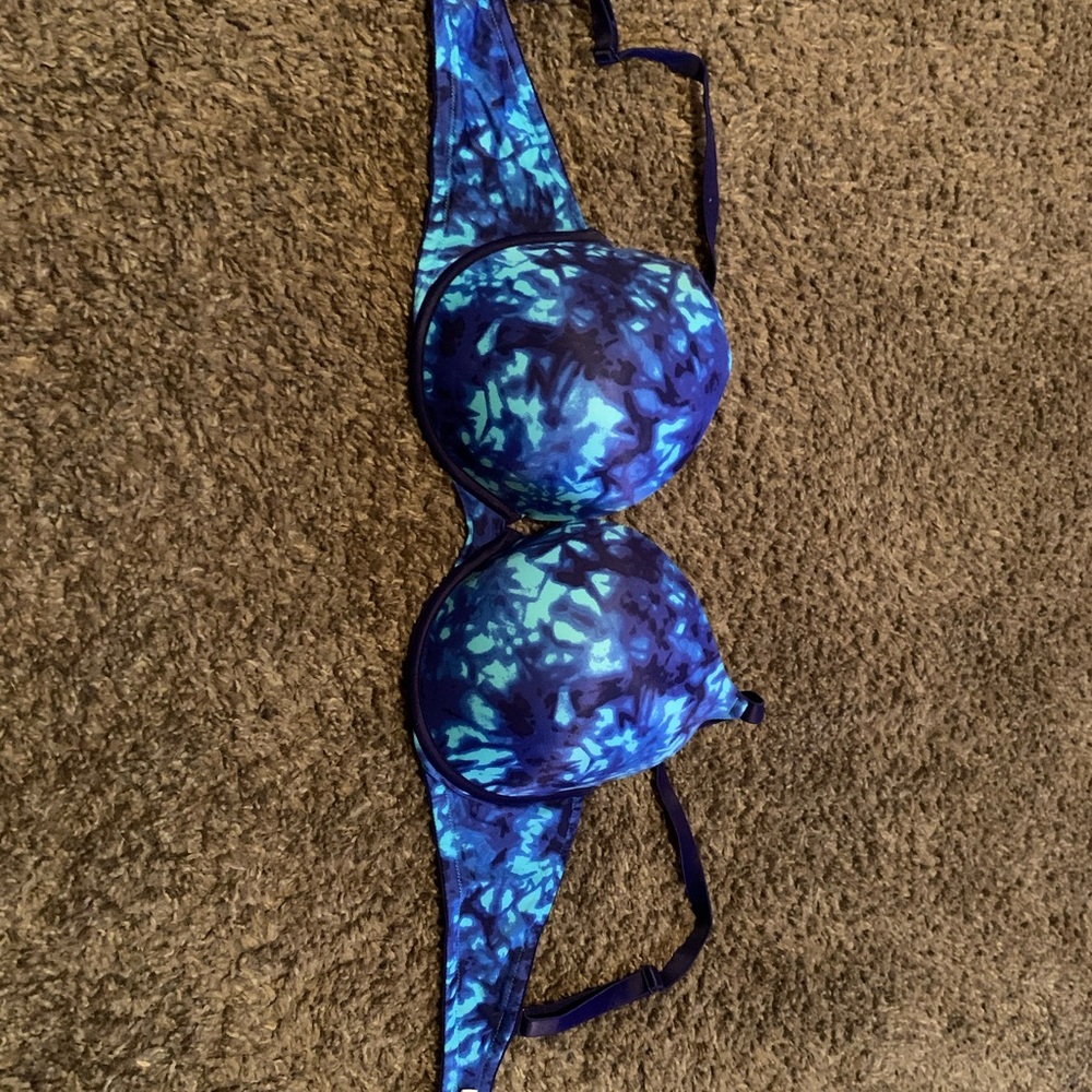 PINK bra. repost!